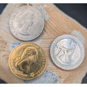 3‑Coin Mixed Lot: Churchill Crown, Sons of Liberty Token, Vegas Gaming Token